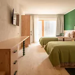 Neusacherhof Hotel