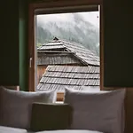 Neusacherhof 4*