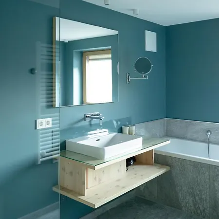 Neusacherhof Hotel 4*