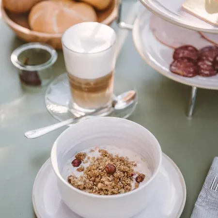 Neusacherhof Hotel 4*