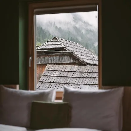 Neusacherhof 4*