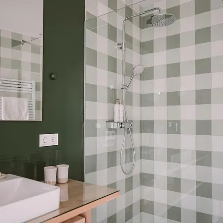 Neusacherhof 4* 바이센제