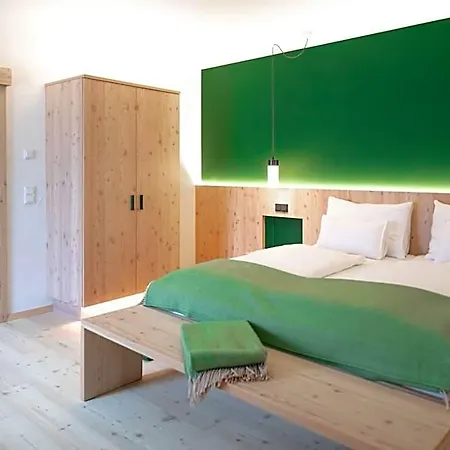 Neusacherhof 4* ويسنسي