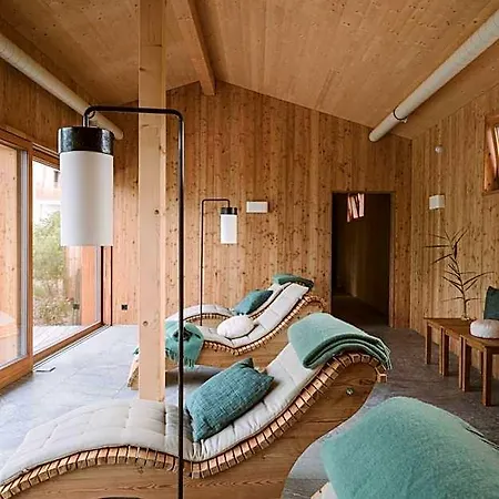 Neusacherhof Hotel 4*