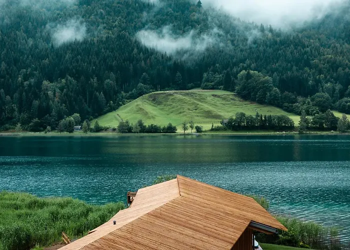 Hotel Neusacherhof 4*