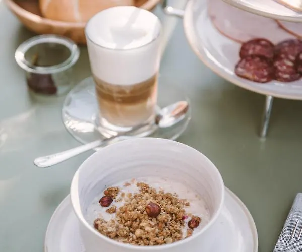 Neusacherhof 酒店 4*