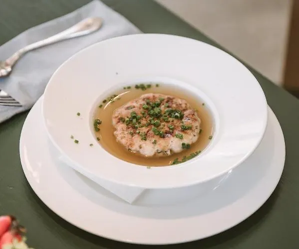 酒店 Neusacherhof 4*