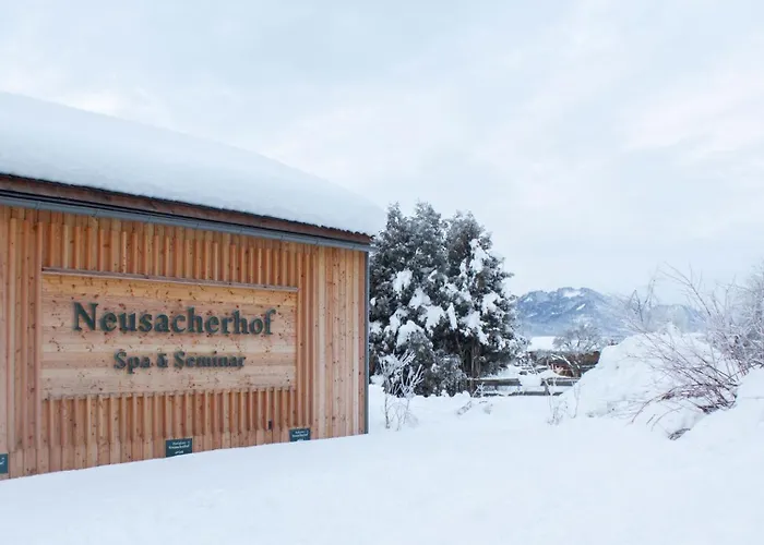 Hotel Neusacherhof 4*